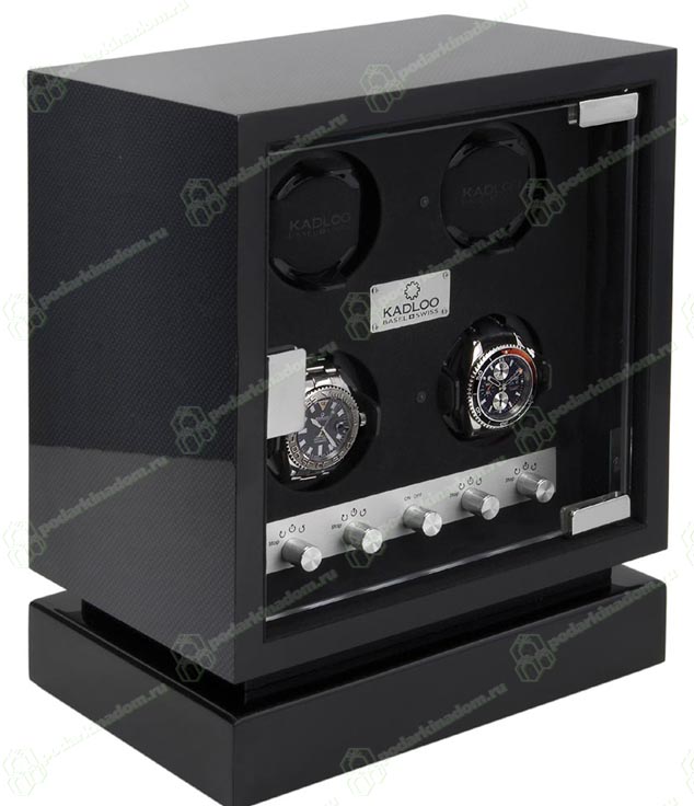 KadLoo 11504-CF Шкатулка для часов с автоматическим заводом. Cube 4 CARBON. Независимые моторы позволяют индивидуально заводить часы. Светодиодная подсветка. Отделка карбон.